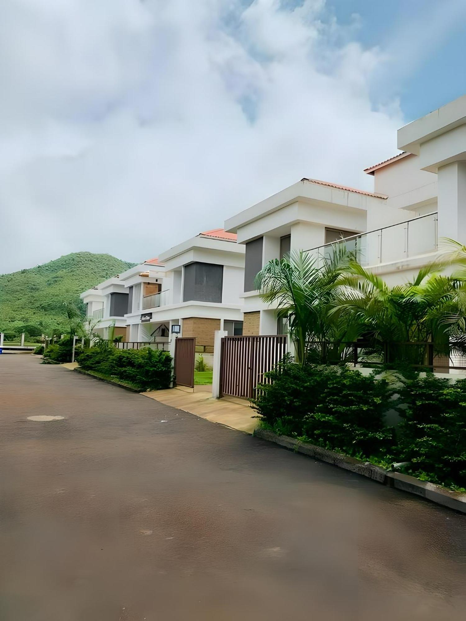 Mizzle Exotica Lonavala Apartment Exterior photo