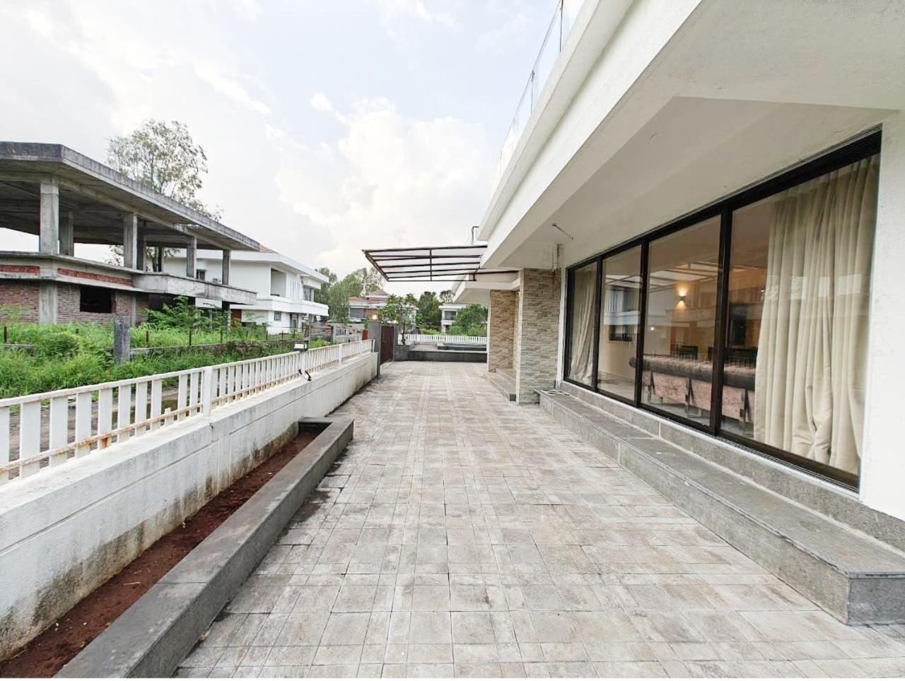 Mizzle Exotica Lonavala Apartment Exterior photo
