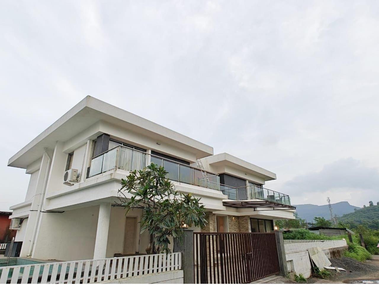 Mizzle Exotica Lonavala Apartment Exterior photo